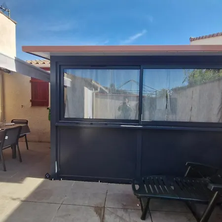 Les Cyclades - Jolie Maison De Avec Cour Cloturee Sans Vis A Vis - Clim - Parking - Piscine *