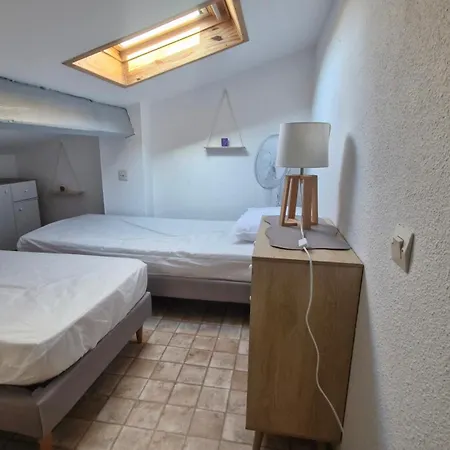 Les Cyclades - Jolie Maison De Avec Cour Cloturee Sans Vis A Vis - Clim - Parking - Piscine *